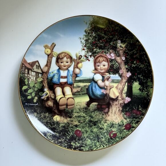 Danbury Mint M J Hummel "‎ Apple Tree Boy And Girl " Little Companions #C1 - Picture 1 of 7
